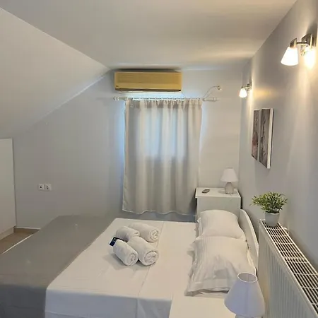 Tiny Loft In Lägenhet
