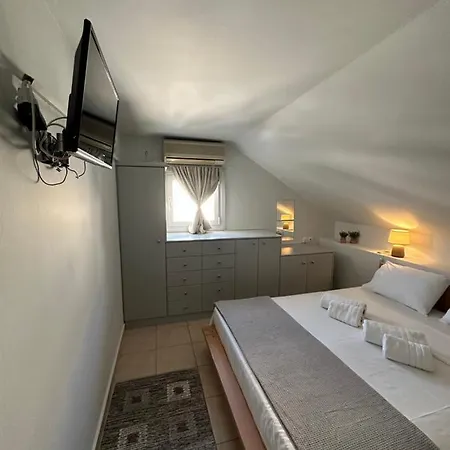 Apartment Tiny Loft In *
