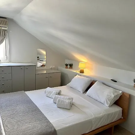 Tiny Loft In أرغوستولي
