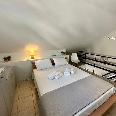 Tiny Loft In Daire *